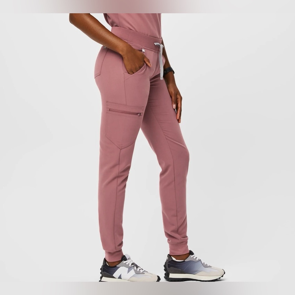 FIGS Zamora Jogger Scrub Pants Mauve - Picture 3 of 7